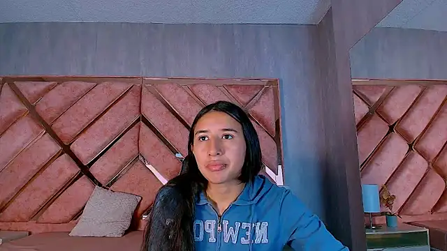 LilyRossi  online show from 24, 4, 2026