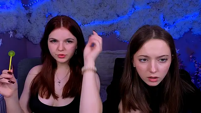 Snapshot of chloe_ley chatting on 8, 6, 2026 chloe ley online show from 8, 6, 2026