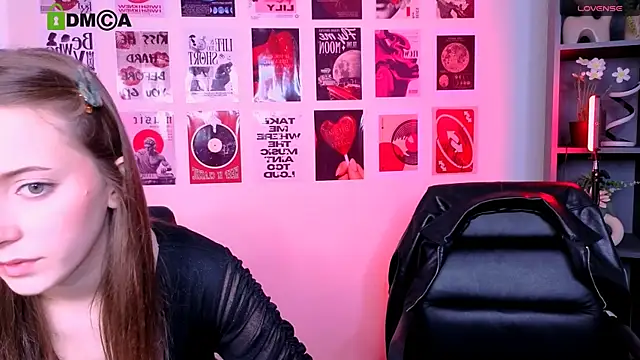 Snapshot of chloe_ley chatting on 13, 7, 2026 chloe ley online show from 13, 7, 2026