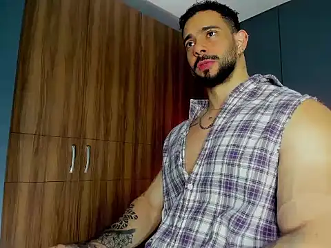 Snapshot of massimo_visconti chatting on 2, 3, 2026 massimo visconti online show from 2, 3, 2026