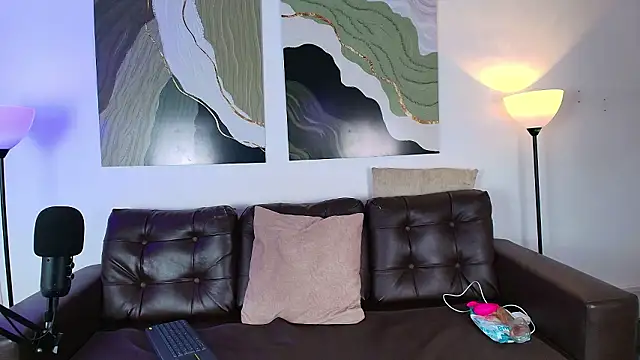 Maii Luna online show from 11, 3, 2026