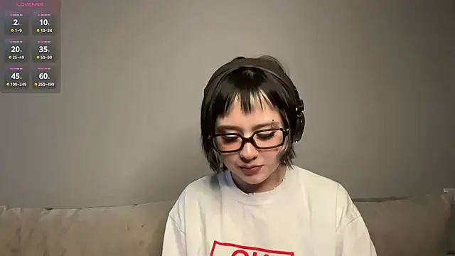 Snapshot of AueshaSimon chatting on 4, 3, 2026 AueshaSimon online show from 4, 3, 2026