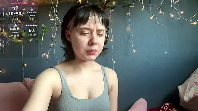 AueshaSimon online show from 15, 4, 2026