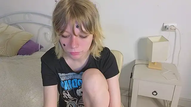 Snapshot of MollySally chatting on 16, 6, 2026 MollySally online show from 16, 6, 2026