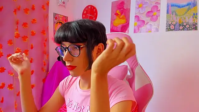 Madeline 21 online show from 6, 4, 2026