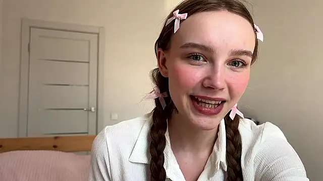 Lolatatee online show from 9, 3, 2026