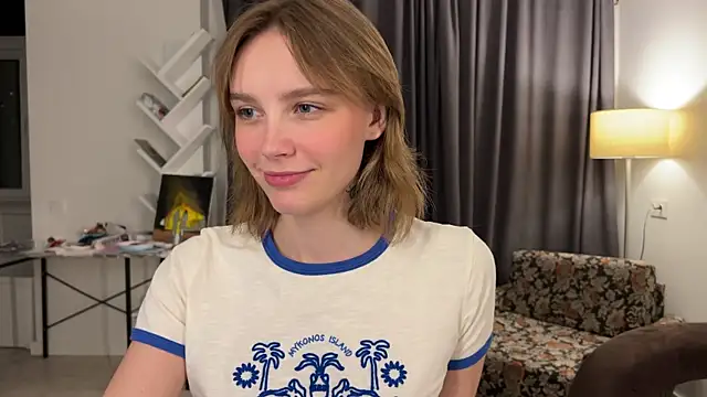 Snapshot of Lolatatee chatting on 17, 5, 2026 Lolatatee online show from 17, 5, 2026