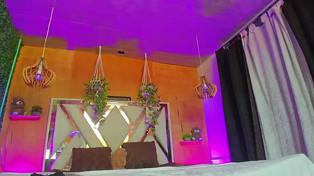 valery delux online show from 4, 3, 2026