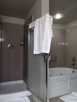 Snapshot of VelvetRae chatting on 3, 3, 2026 VelvetRae online show from 3, 3, 2026