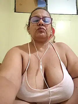 Snapshot of Roxy_77 chatting on 28, 2, 2026 Roxy 77 online show from 28, 2, 2026