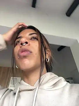 VioletaHills  online show from 9, 4, 2026