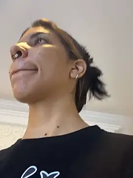 VioletaHills  online show from 16, 4, 2026