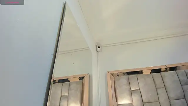 Titan Moreno  online show from 9, 4, 2026