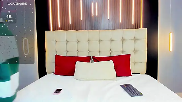 Zoee cute  online show from 5, 3, 2026