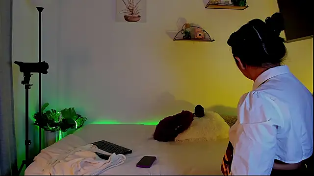 AlaiaRogers online show from 13, 3, 2026