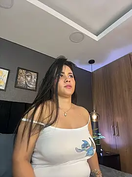 Snapshot of alejandra__garcia chatting on 17, 7, 2026 alejandra garcia online show from 17, 7, 2026
