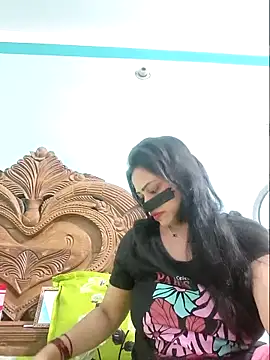 Snapshot of Beauty-3 chatting on 23, 4, 2026 Beauty-3 online show from 23, 4, 2026