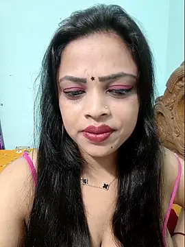 Snapshot of Beauty-3 chatting on 5, 5, 2026 Beauty-3 online show from 5, 5, 2026