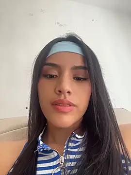 Mia-villalobos online show from 12, 6, 2026