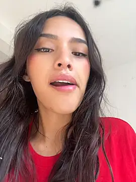 Mia-villalobos online show from 15, 6, 2026