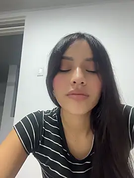 Snapshot of Mia-villalobos chatting on 29, 6, 2026 Mia-villalobos online show from 29, 6, 2026