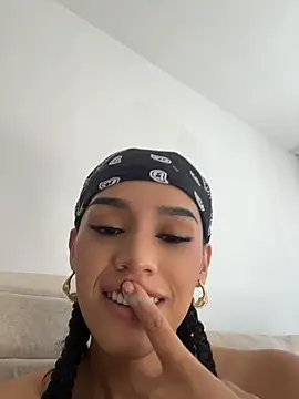 Snapshot of Mia-villalobos chatting on 15, 7, 2026 Mia-villalobos online show from 15, 7, 2026