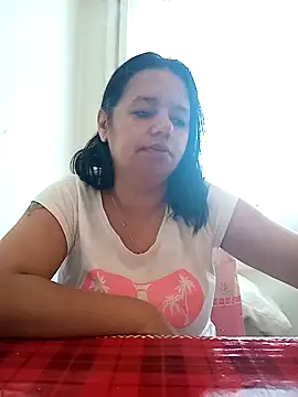 Snapshot of roxana_e43 chatting on 16, 4, 2026 roxana e43 online show from 16, 4, 2026