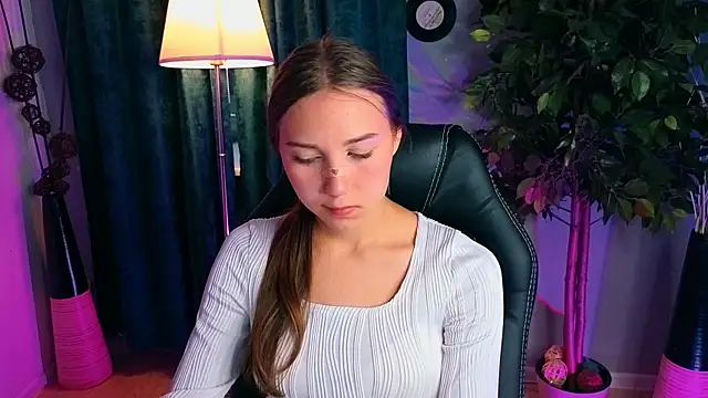OliviaLang online show from 18, 5, 2026