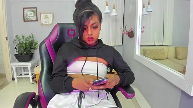 Snapshot of Nahomy_Collins_ chatting on 19, 5, 2026 Nahomy Collins online show from 19, 5, 2026