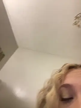 imkhloe online show from 15, 3, 2026