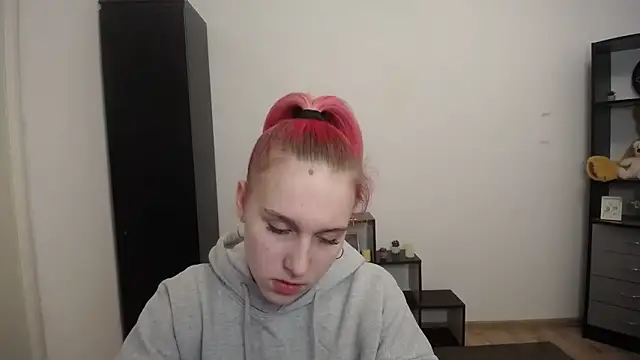 Scarlett lil online show from 25, 3, 2026