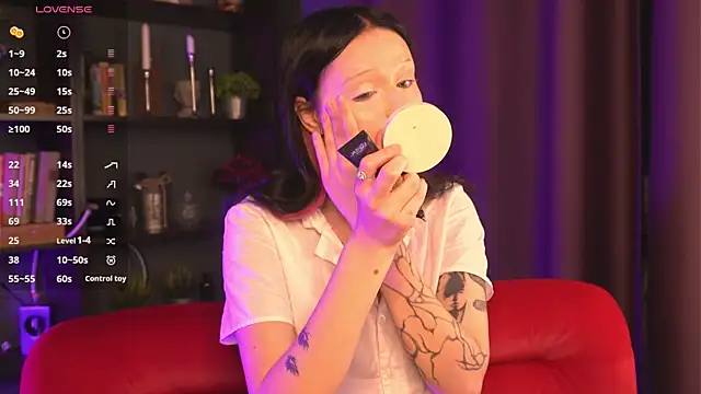 kittenlolla online show from 14, 4, 2026