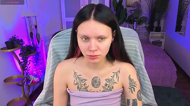 kittenlolla online show from 18, 4, 2026