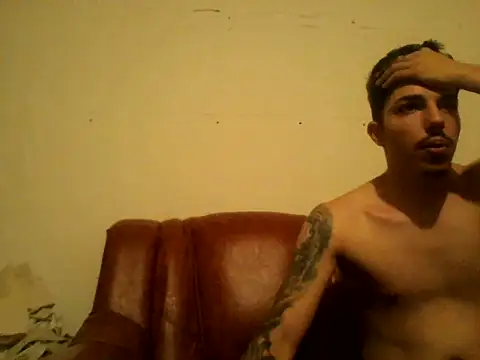 Snapshot of danbig01 chatting on 10, 6, 2026 danbig01 online show from 10, 6, 2026
