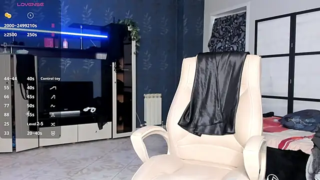 Lucky Milf online show from 6, 5, 2026