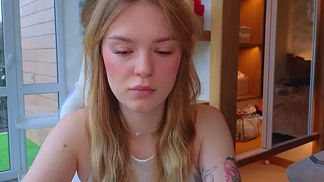 cyberl0ve  online show from 27, 3, 2026