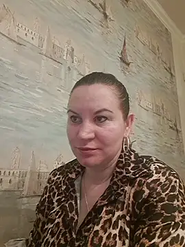 LaraHarper online show from 4, 4, 2026