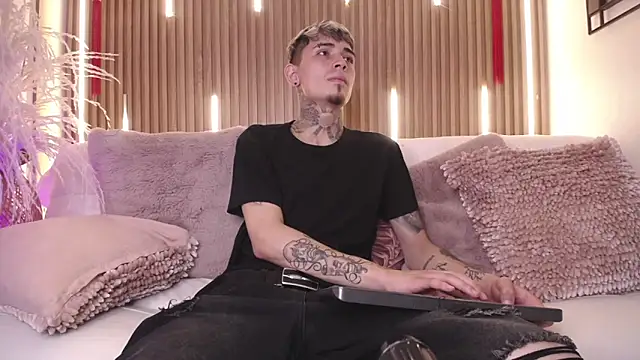 Max Hader  online show from 11, 3, 2026