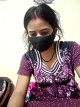 Snapshot of Poojalodhi_567 chatting on 2, 4, 2026 Poojalodhi 567 online show from 2, 4, 2026