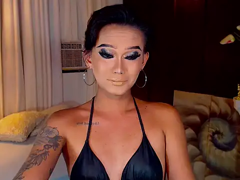 xXLustFullTransXx online show from 13, 4, 2026