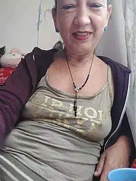 Snapshot of anayss17 chatting on 1, 6, 2026 anayss17 online show from 1, 6, 2026