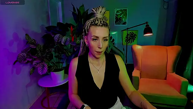 Snapshot of MonicaRiley chatting on 23, 6, 2026 MonicaRiley online show from 23, 6, 2026