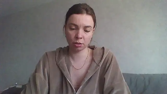 Snapshot of Luna2547 chatting on 6, 4, 2026 Luna2547 online show from 6, 4, 2026
