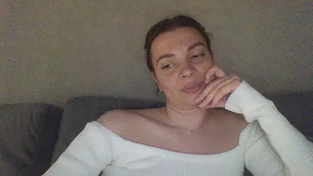 Snapshot of Luna2547 chatting on 26, 4, 2026 Luna2547 online show from 26, 4, 2026