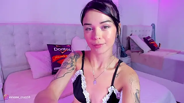 Vanessa cruz 18 online show from 14, 4, 2026