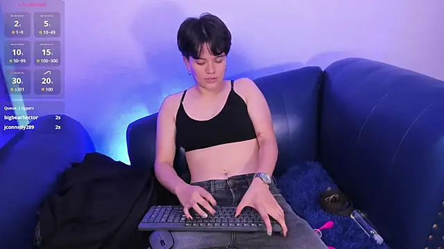 Snapshot of TallSnuSnu chatting on 14, 4, 2026 TallSnuSnu online show from 14, 4, 2026