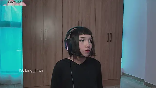 Snapshot of ling_meow chatting on 8, 6, 2026 ling meow online show from 8, 6, 2026
