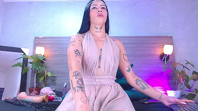 Snapshot of ChannelGuss chatting on 10, 4, 2026 ChannelGuss online show from 10, 4, 2026