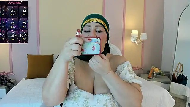Snapshot of _Azahaaraa_ chatting on 9, 6, 2026 Azahaaraa online show from 9, 6, 2026