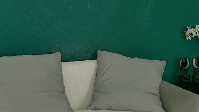 Snapshot of SkinnyNatty chatting on 3, 7, 2026 SkinnyNatty online show from 3, 7, 2026